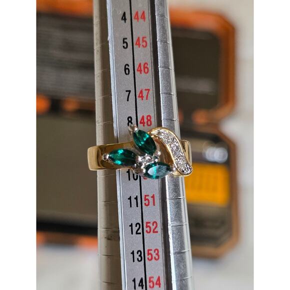 Gold-Plated Ring With Green & Clear Gemstones Size 5 - Picture 4 of 11